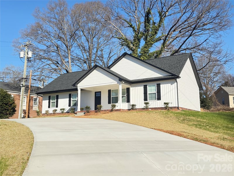 535 Martin Luther King Jr Avenue, Kannapolis, NC - 4 beds, 2 baths, 1,378 sqft - $300,000