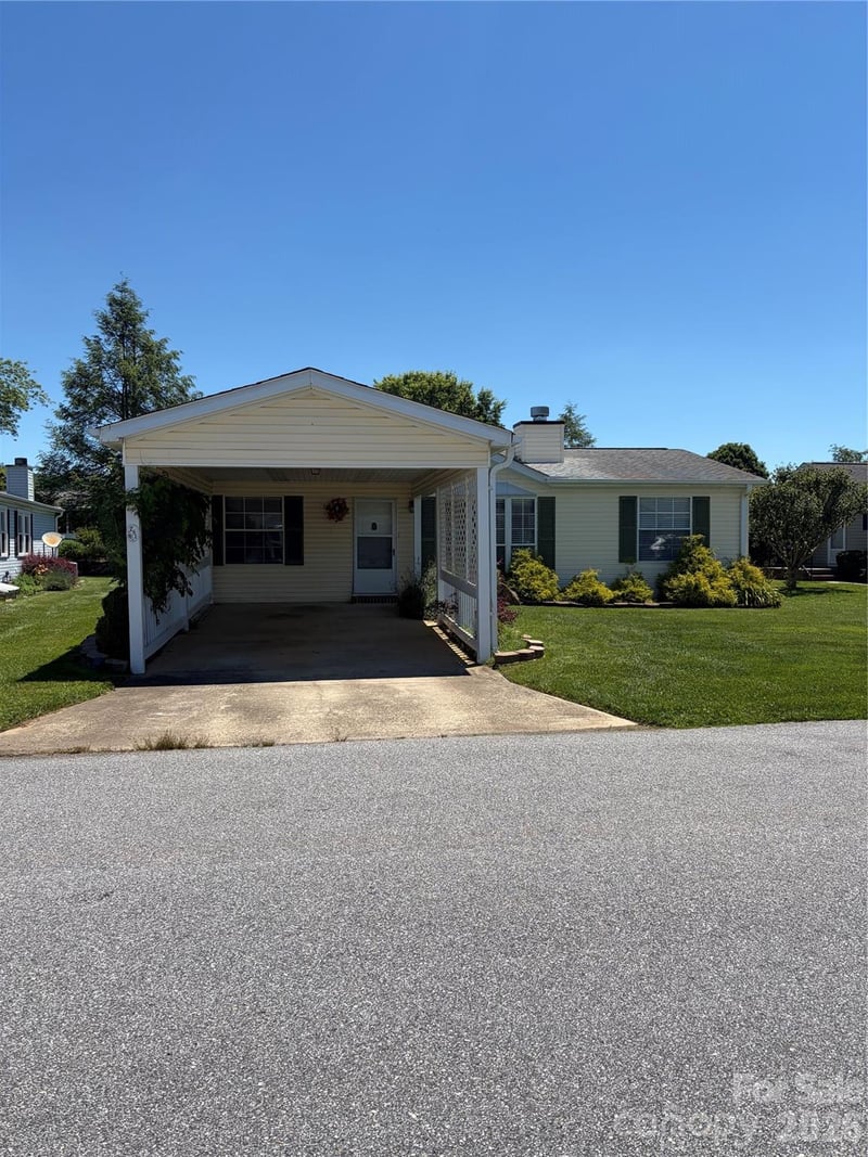 261 White Ash Circle, Hendersonville, NC - 3 beds, 2 baths, 1,038 sqft - $255,000