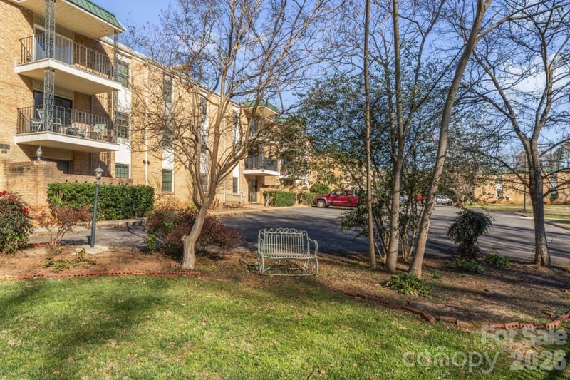 4747 Hedgemore Drive B, Charlotte, NC - 2 beds, 2 baths, 1,044 sqft - $258,500