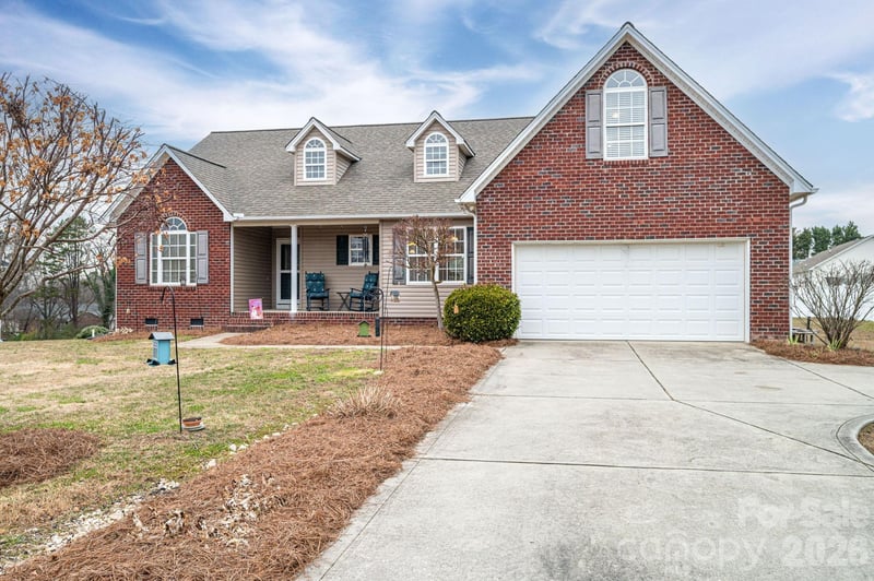104 Lakewood Drive, Kings Mountain, NC - 3 beds, 2 baths, 2,062 sqft - $442,500