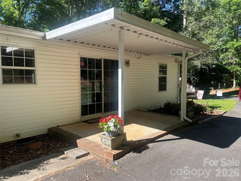 3435 Nelson Lane, Morganton, NC - 3 beds, 2 baths, 1,236 sqft - $235,000