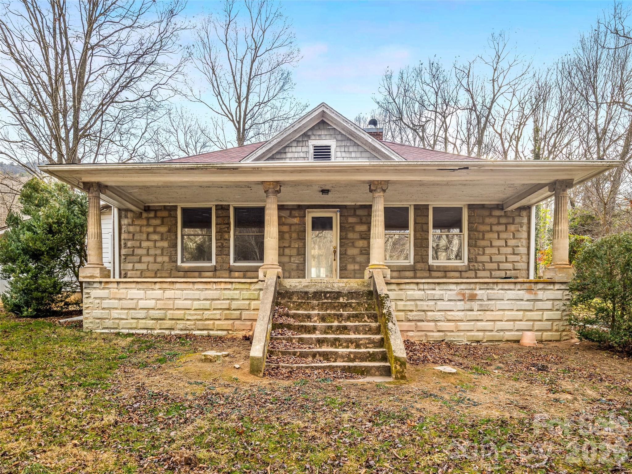 385 Chunns Cove Road, Asheville, NC. property listing photo