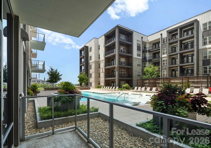 500 W Trade Street A1.T, Charlotte, NC - 1 bed, 1 bath, 805 sqft - $2,739