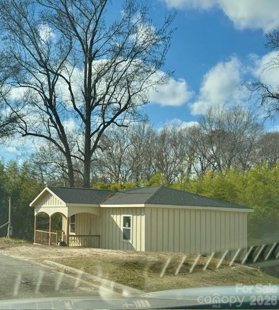 38 Poplar Street, Great Falls, SC. property listing photo