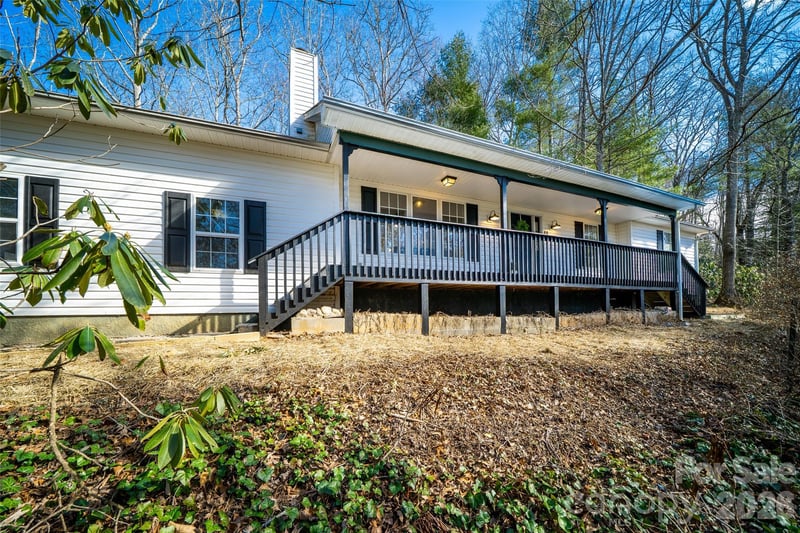 11 Twin Lakes Drive, Fletcher, NC - 3 beds, 2 baths, 1,410 sqft - $454,000