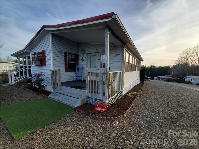 101 Cardinal, New London, NC - 2 beds, 1 bath, 796 sqft - $184,900