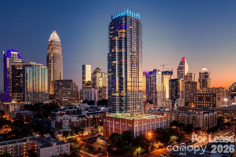 215 N Pine Street B11, Charlotte, NC - 2 beds, 2 baths, 1,674 sqft - $4,372