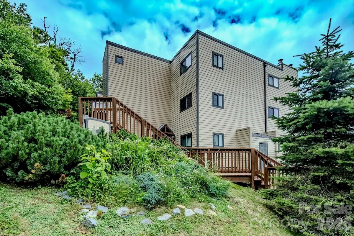 101 Sugar Ski Drive, Sugar Mountain, NC. property listing photo