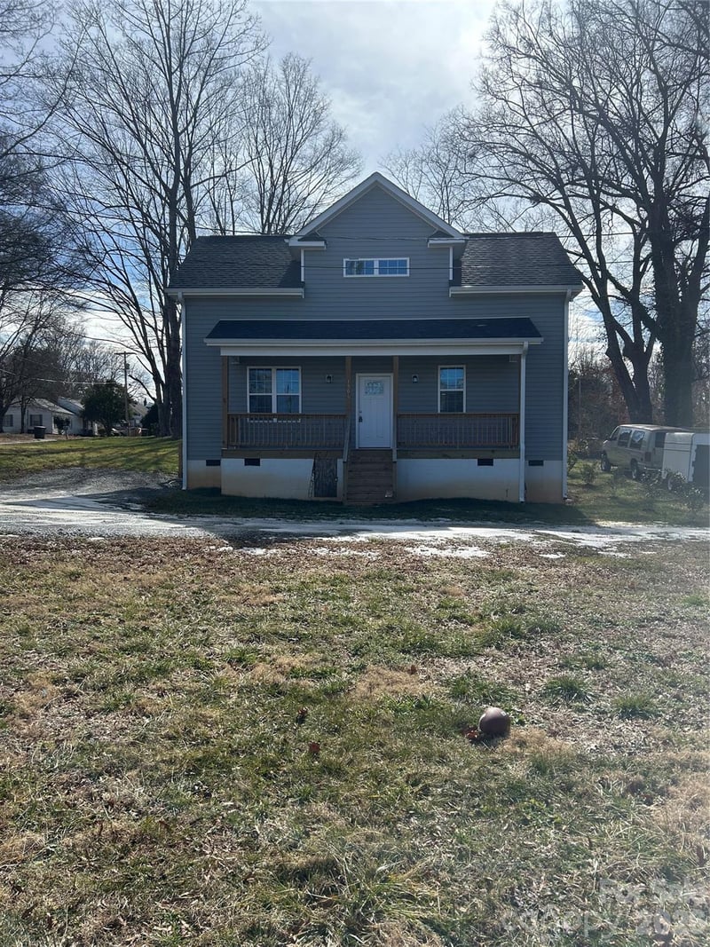 1506 7th Street, Statesville, NC - 3 beds, 2.5 baths, 1,400 sqft - $238,000