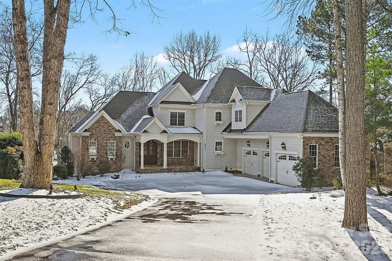 4526 Island Waters, Denver, NC - 5 beds, 5 baths, 6,132 sqft - $2,000,000