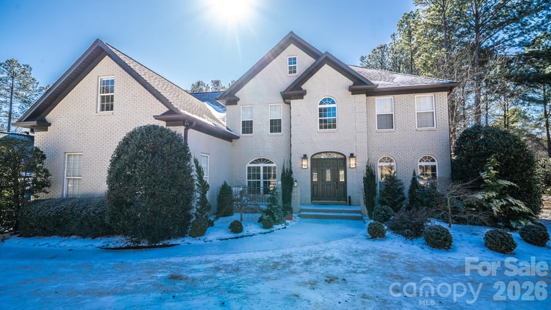 8022 Silver Jade, Denver, NC - 5 beds, 3 baths, 3,553 sqft - $1,350,000