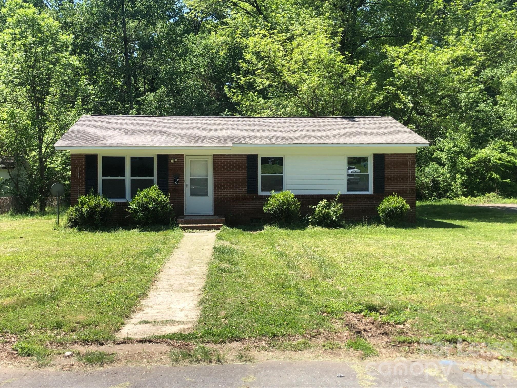 2900 Edsel Place, Charlotte, NC. property listing photo