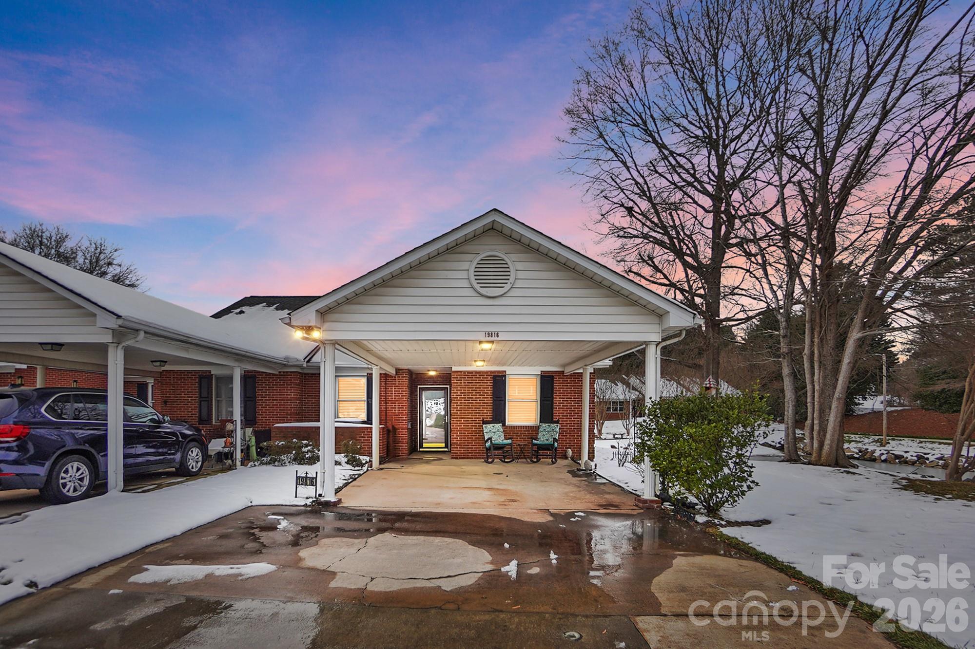 19816 Oak Leaf Circle, Cornelius, NC. property listing photo