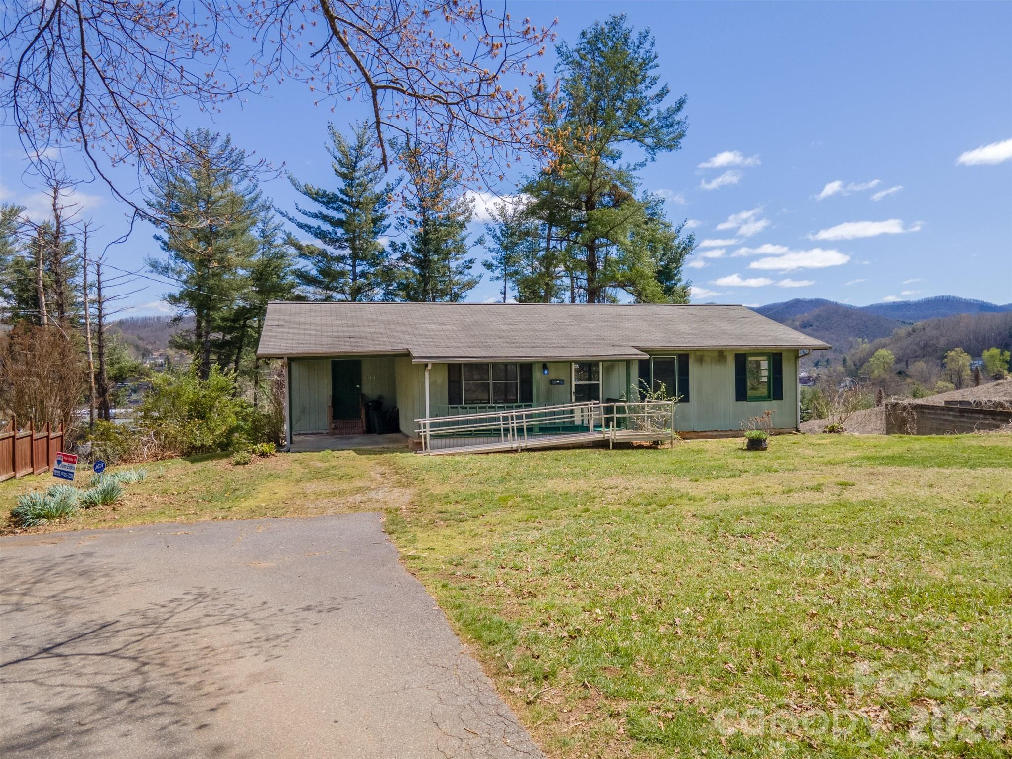 21 Queen Street, Sylva, NC. property listing photo