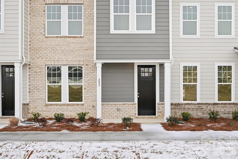 209 Vanguard 17, Cramerton, NC - 3 beds, 3 baths, 1,387 sqft - $273,055