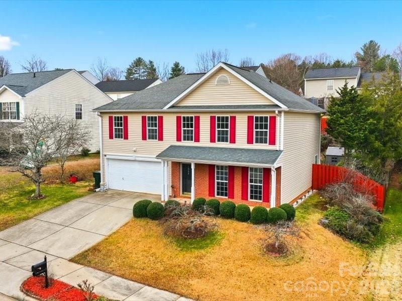 1968 8th Street Lane SE, Hickory, NC - 4 beds, 3 baths, 2,200 sqft - $325,000