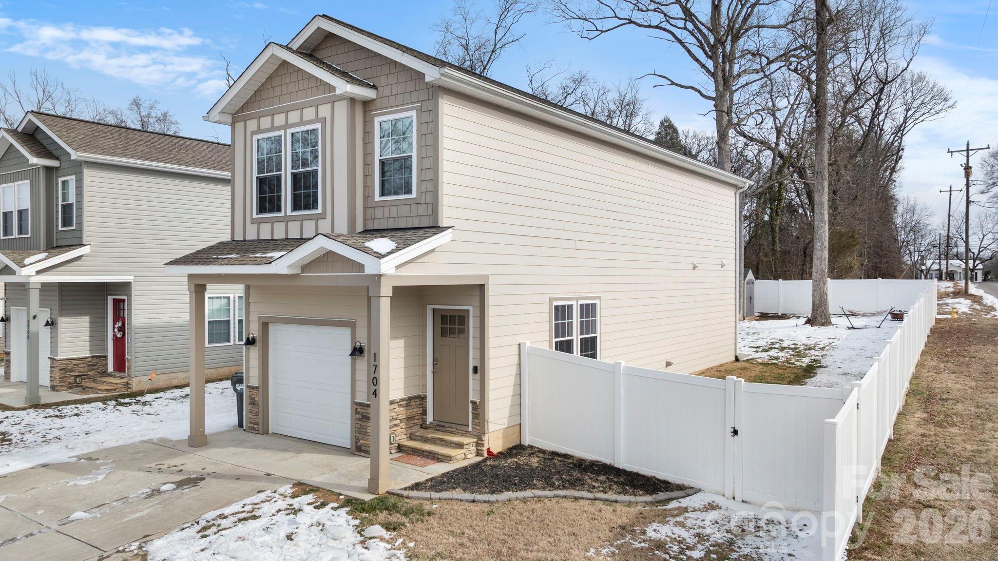 1704 15th Street Place NE, Hickory, NC. property listing photo