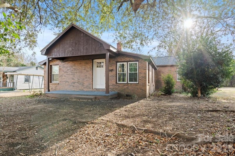 32 Roddy, Cheraw, SC - 3 beds, 2 baths, 1,902 sqft - $214,000