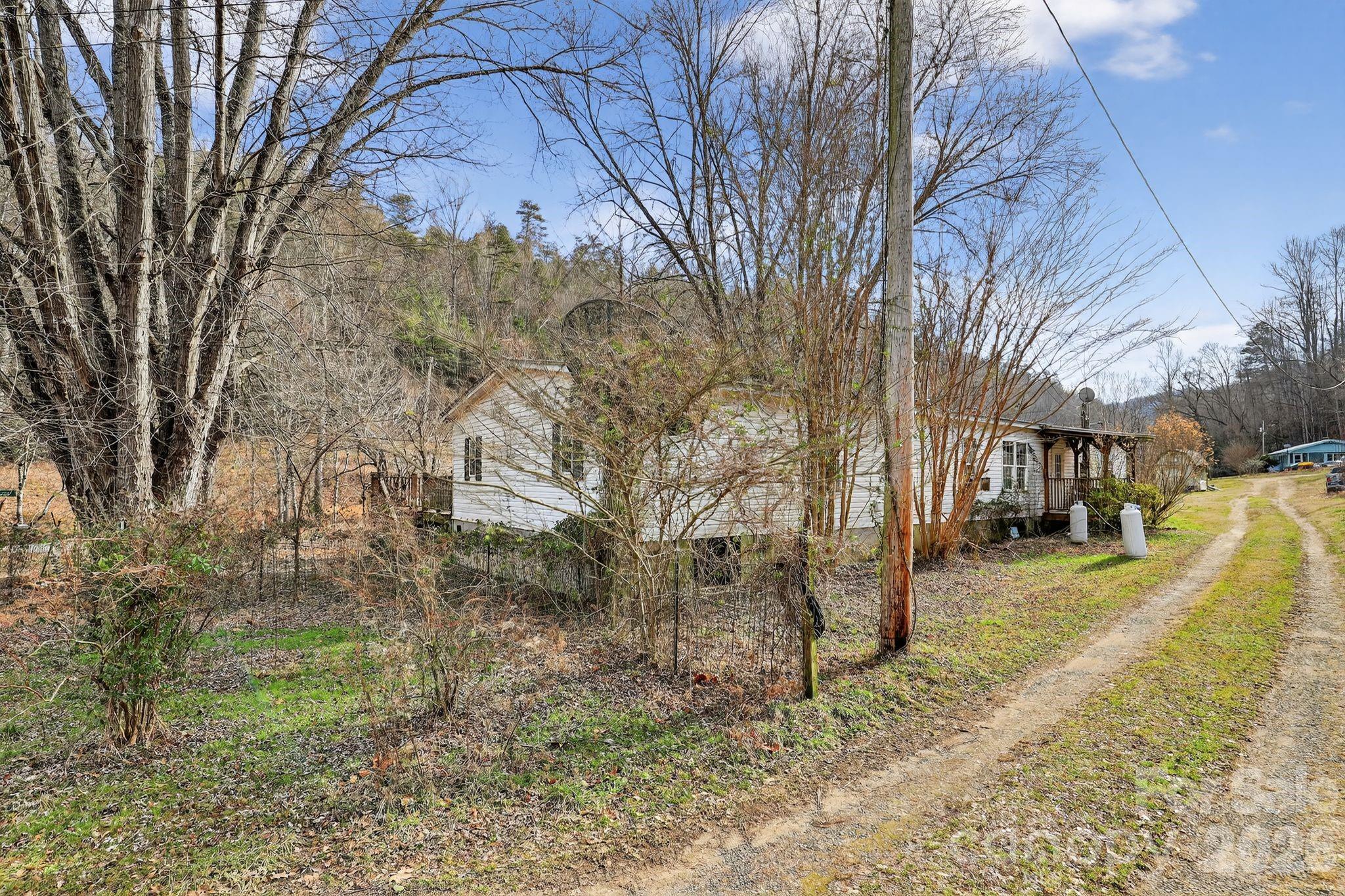 15 Wright Road, Whittier, NC. property listing photo