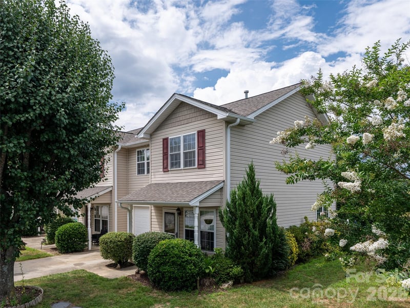 93 Sunny Meadows Boulevard, Arden, NC - 3 beds, 2.5 baths, 1,351 sqft - $315,000