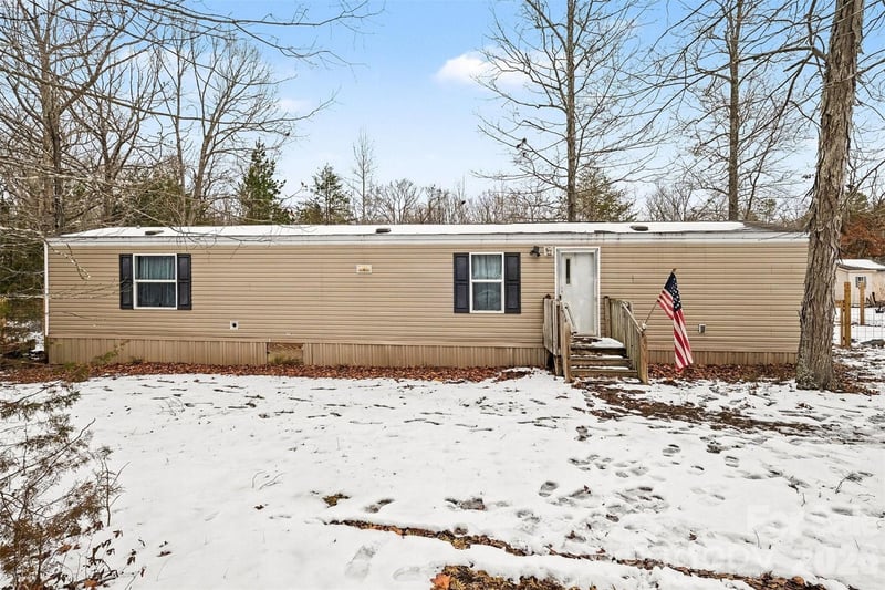 1846 Apple Blossom Road, York, SC - 2 beds, 2 baths, 845 sqft - $205,000