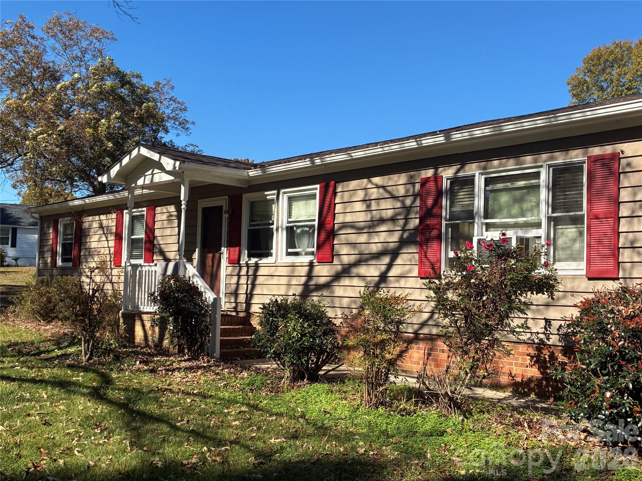 1504 Hunsinger Avenue, Gastonia, NC. property listing photo