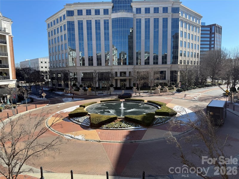4620 Piedmont Row Drive Apt 305, Charlotte, NC - 2 beds, 2 baths, 1,145 sqft - $355,000