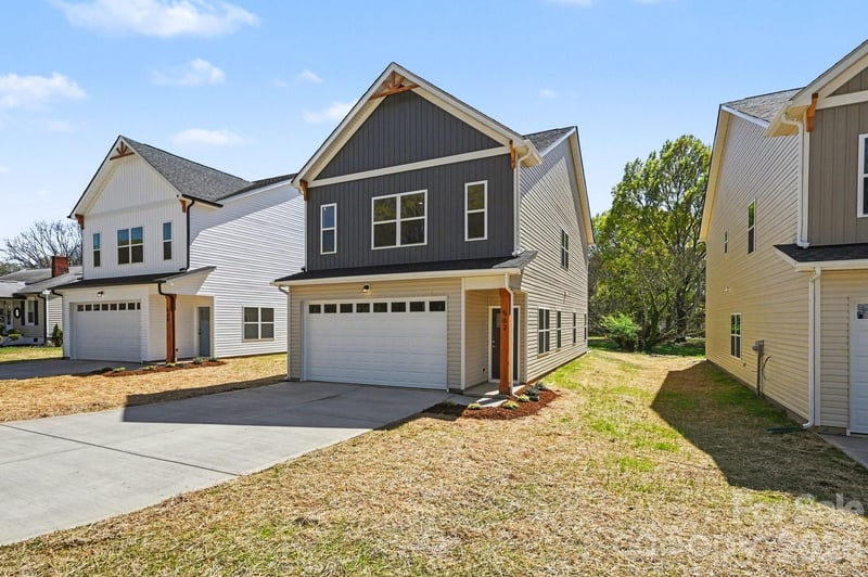 562 W Wilson Avenue, Mooresville, NC - 4 beds, 3 baths, 1,970 sqft - $375,000