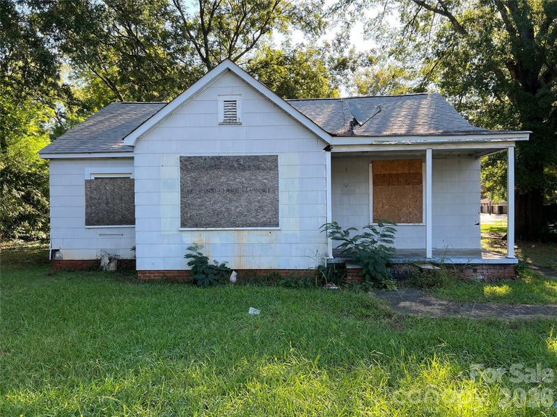 345 Bradford Drive, Charlotte, NC - 3 beds, 1 bath, 1,332 sqft - $175,000