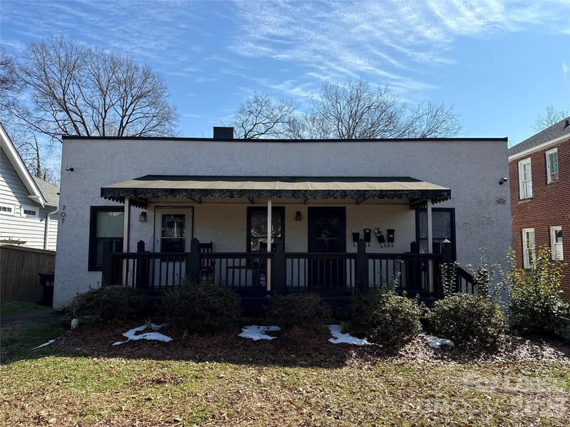 707 Grandin Road C, Charlotte, NC - 1 bed, 1 bath, 1,960 sqft - $1,095