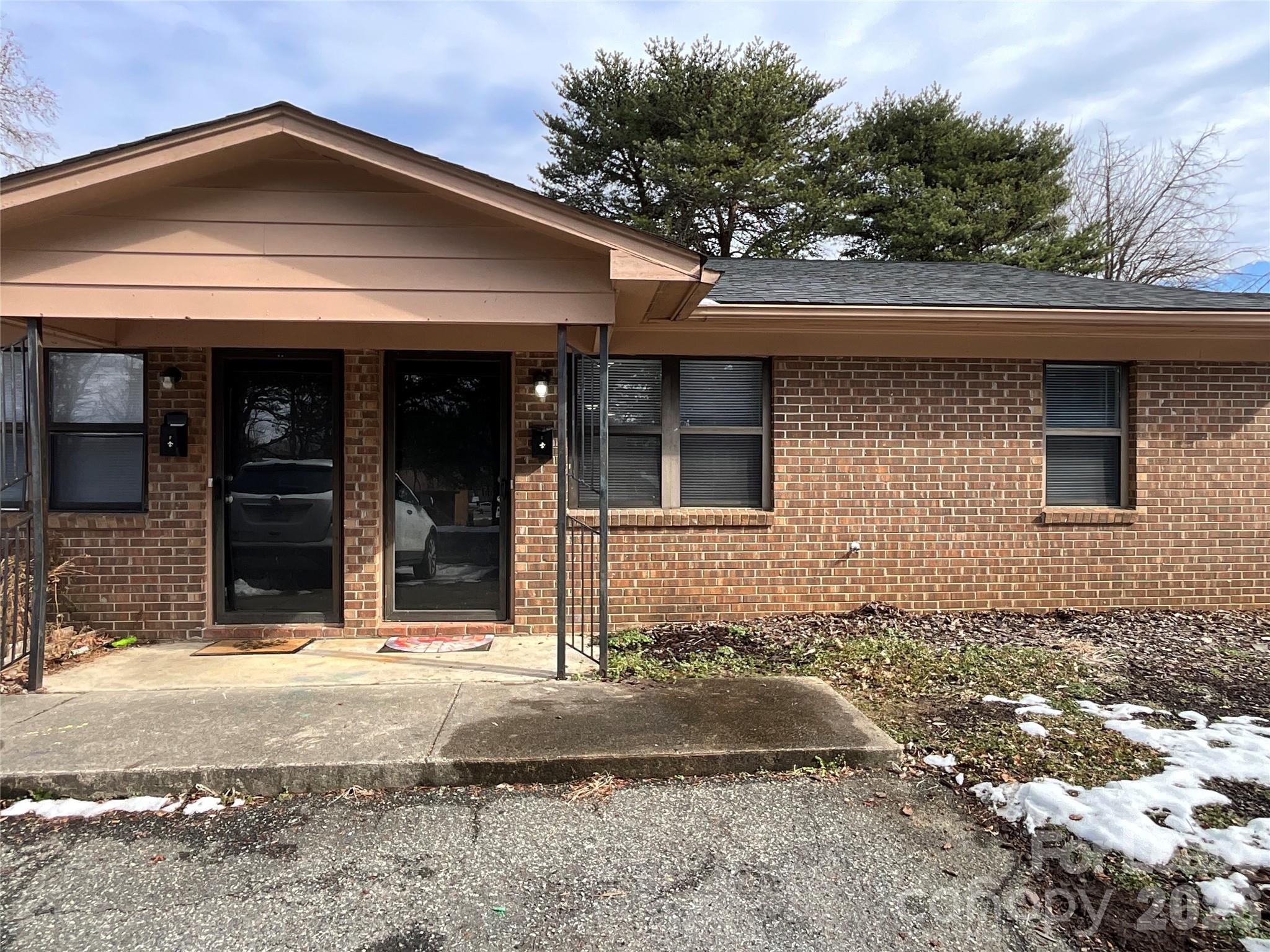 201 Arthur Drive E, Thomasville, NC. property listing photo