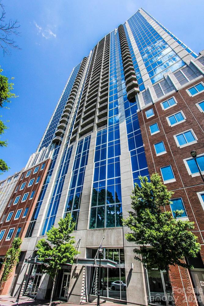 210 Church 1507, Charlotte, NC — property listing photo 1