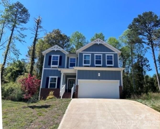 5155 Mark Drive NE, Hickory, NC - 5 beds, 2.5 baths, 2,657 sqft - $432,000