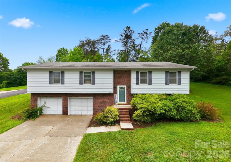 3882 Shadowood Drive, Morganton, NC - 3 beds, 2 baths, 1,574 sqft - $325,000