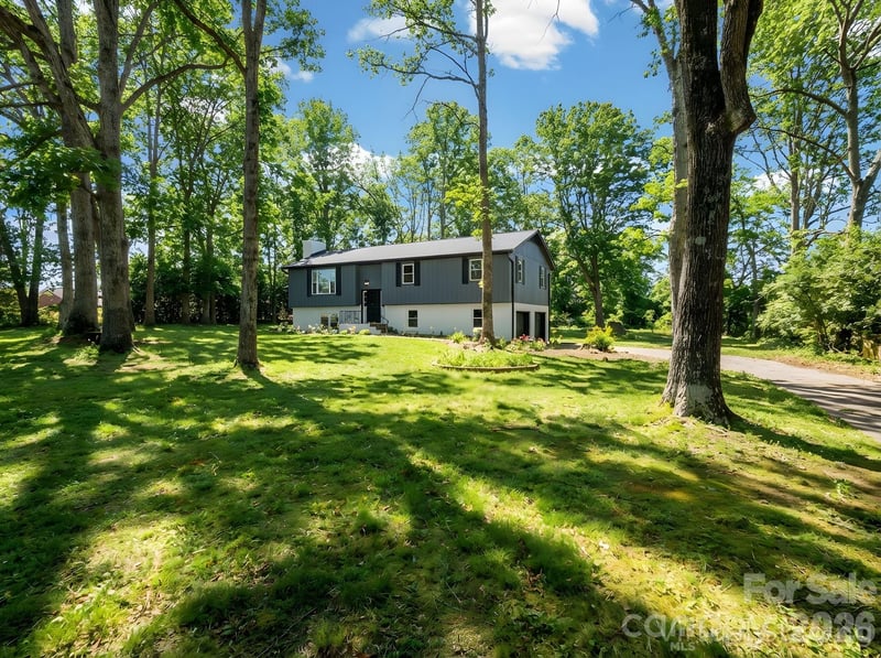 944 Woodland Drive, Shelby, NC - 3 beds, 3 baths, 2,121 sqft - $365,000