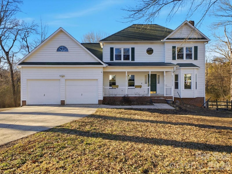 109 Elk Court, Mount Holly, NC - 4 beds, 3.5 baths, 2,765 sqft - $479,990
