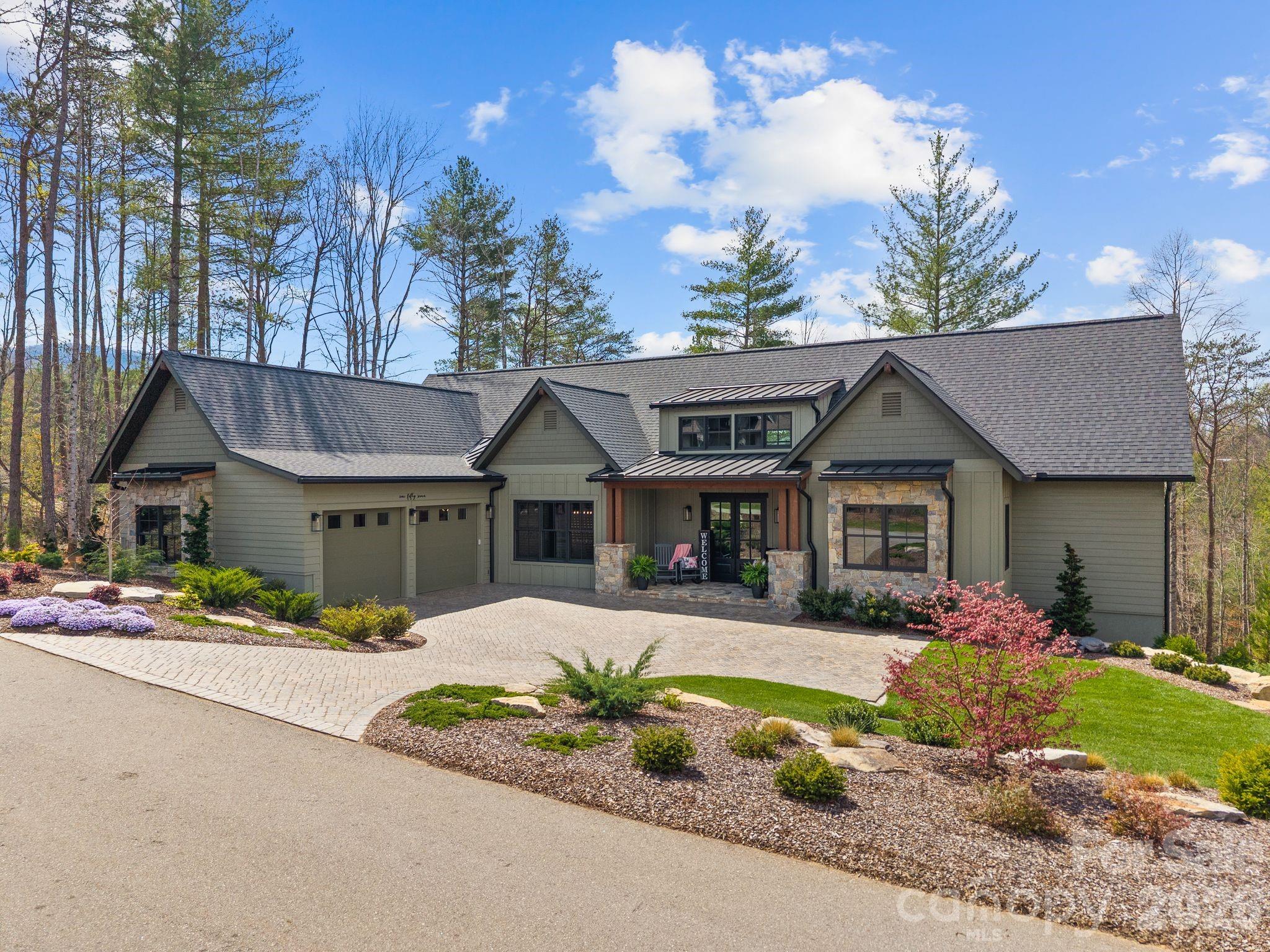 157 Riverbend Forest Drive, Asheville, NC. property listing photo