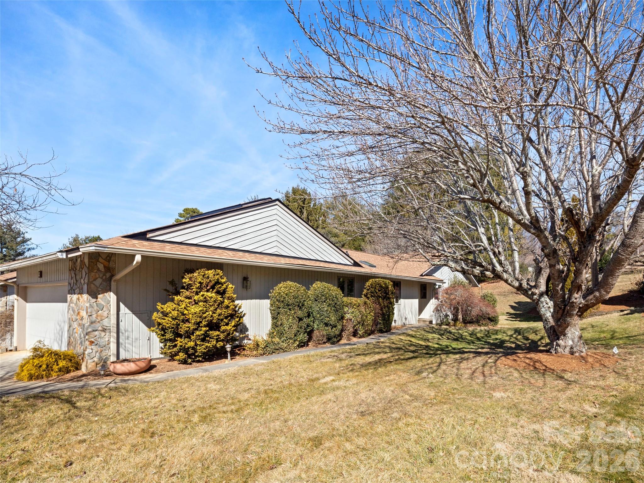 132 Deerlake, Asheville, NC. property listing photo