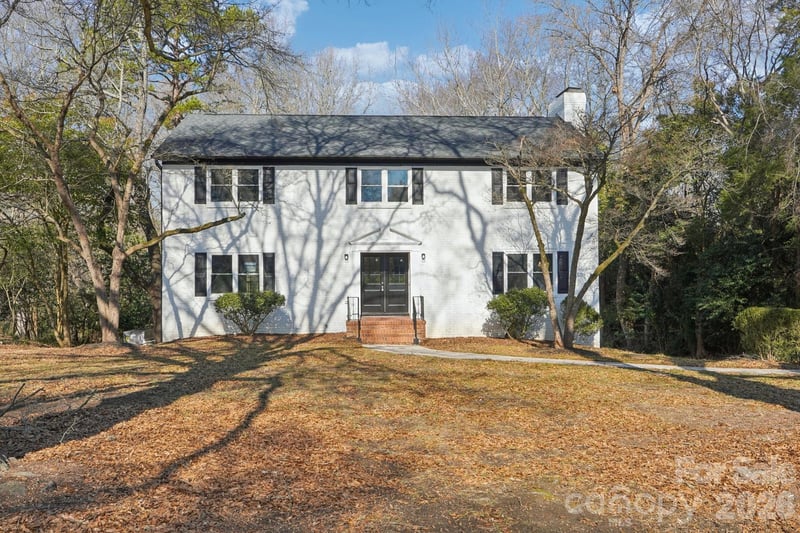 1216 Old Farm Road, Charlotte, NC - 5 beds, 3.5 baths, 3,995 sqft - $900,000