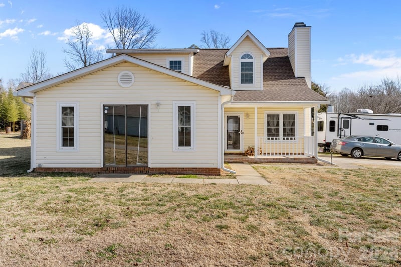 5400 Barnview Court, Charlotte, NC - 3 beds, 2 baths, 1,716 sqft - $337,000