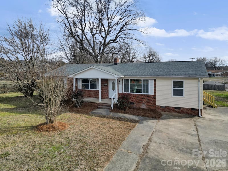 328 Old Concord Road, Salisbury, NC - 4 beds, 2 baths, 1,350 sqft - $270,000