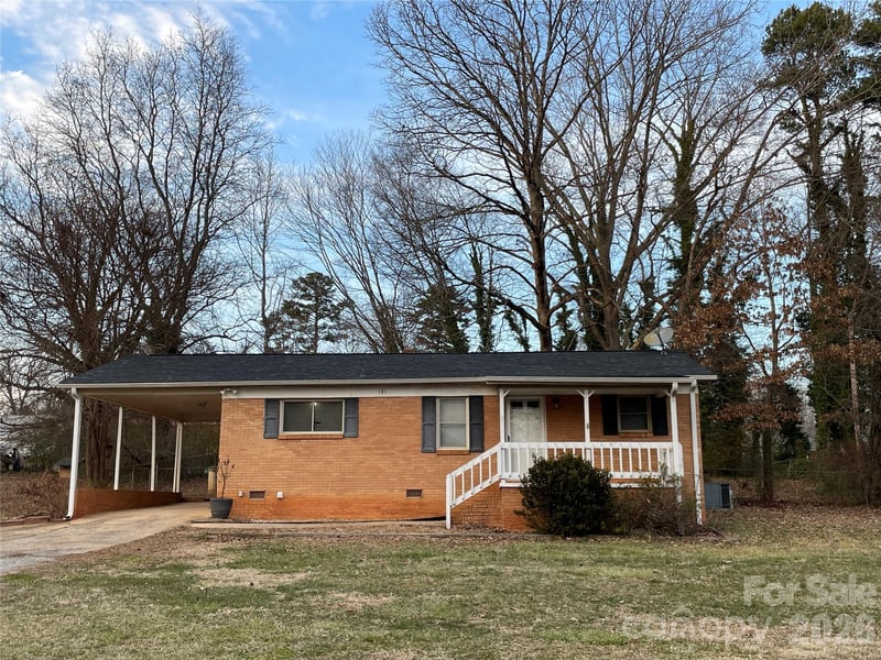 121 Randolph, Dallas, NC - 2 beds, 1 bath, 954 sqft - $215,000