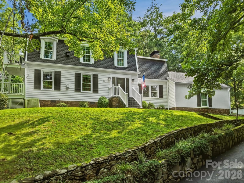 72 Brookwood Road, Asheville, NC - 4 beds, 2.5 baths, 2,417 sqft - $1,075,000
