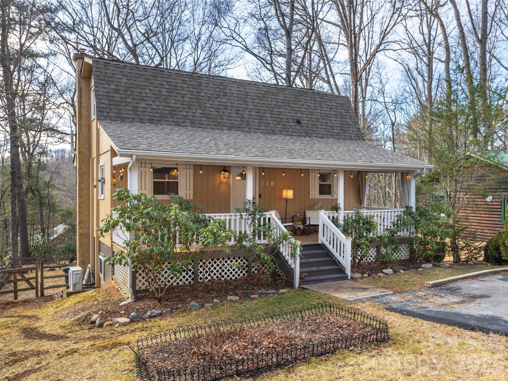 116 Vehorn Road, Fairview, NC. property listing photo