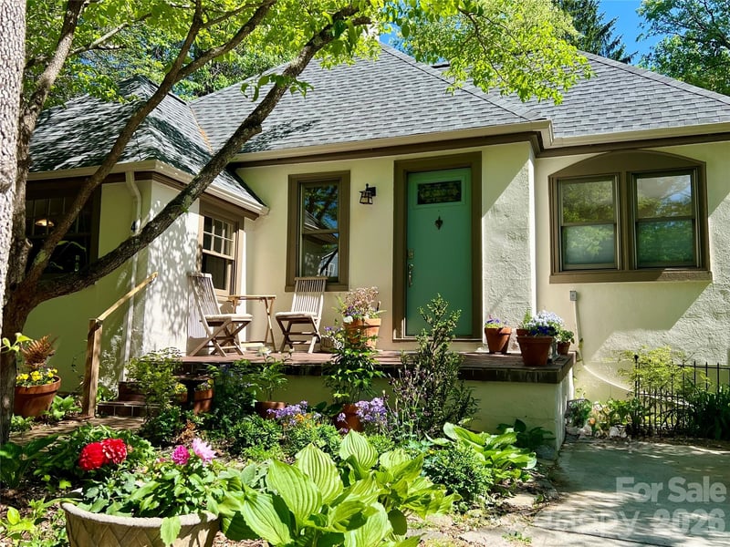 4 Duke Street, Asheville, NC - 3 beds, 2.5 baths, 2,000 sqft - $650,000