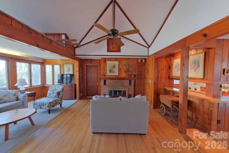 71 Norfolk Lane, Laurel Park, NC - 3 beds, 3 baths, 1,718 sqft - $424,500