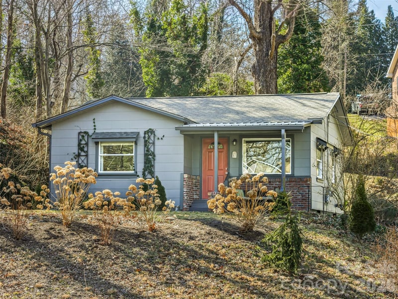 45 Shady Oak Drive, Asheville, NC - 2 beds, 1 bath, 860 sqft - $395,000