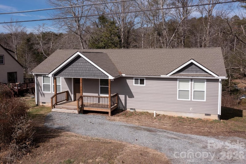 127 Hawthorne Drive, Brevard, NC - 3 beds, 2 baths, 1,409 sqft - $475,000