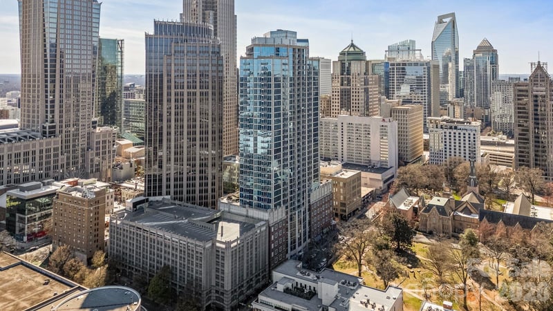 210 N Church Street Apt 2411, Charlotte, NC - 1 bed, 1 bath, 668 sqft - $332,000