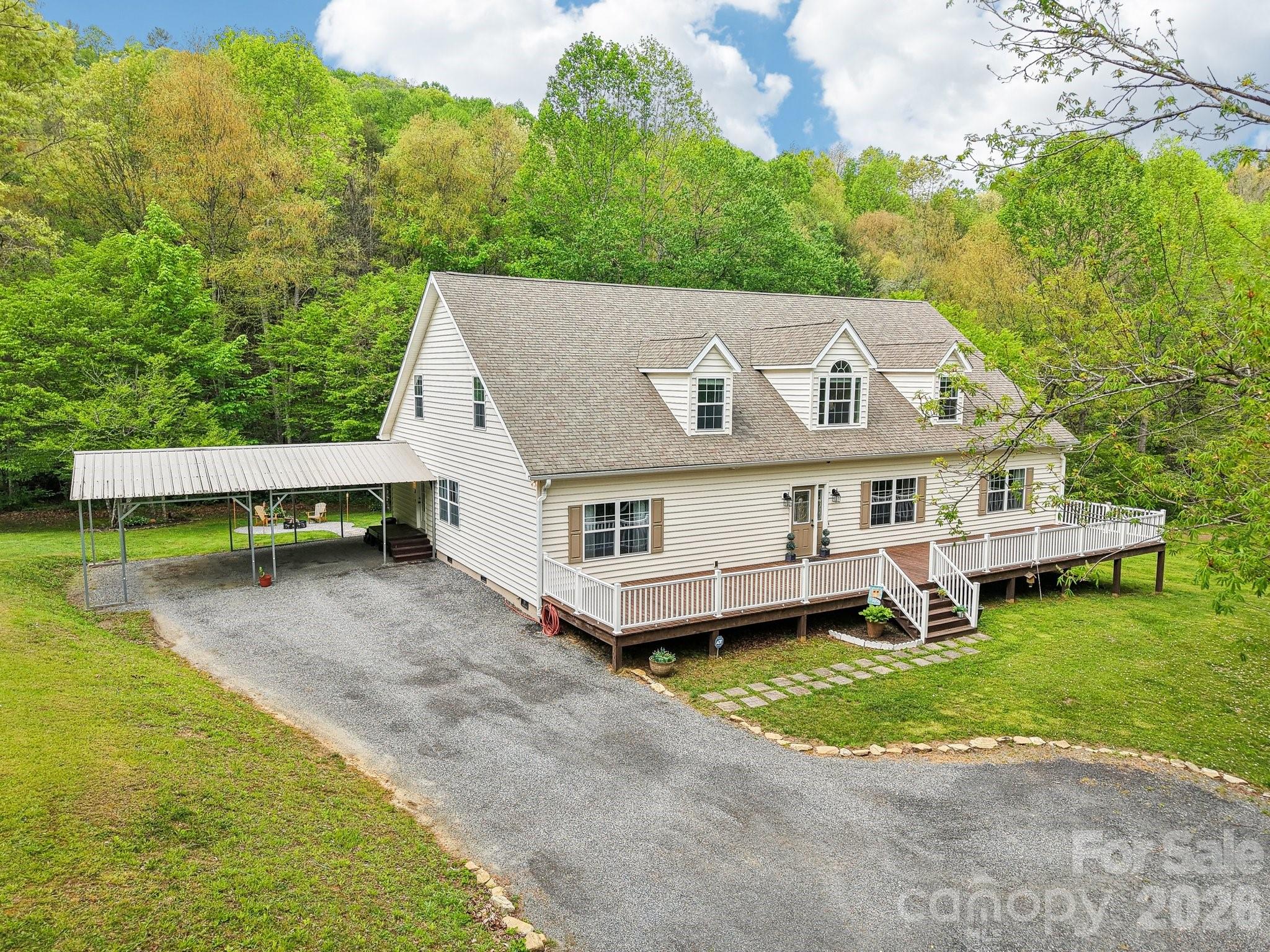 165 Sequoyah, Waynesville, NC. property listing photo